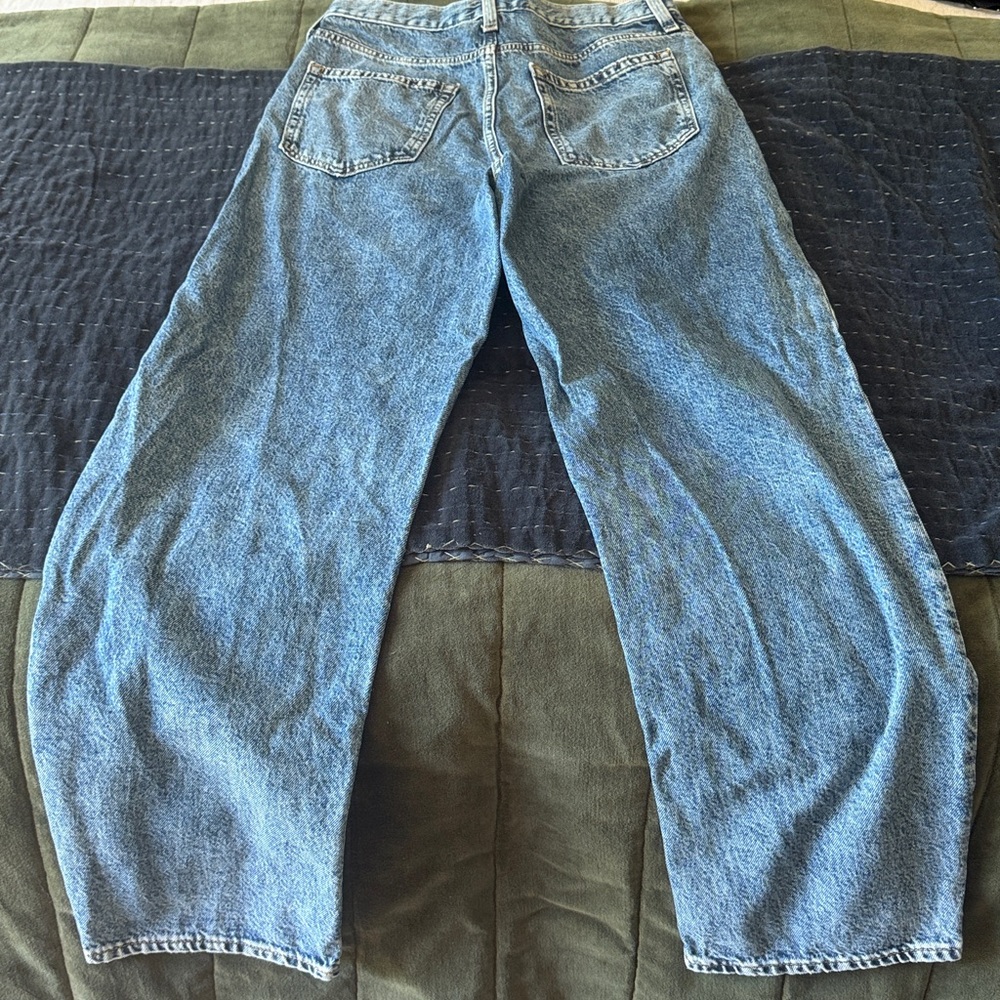 GAP Women’s High Rise Crossover Barrel Jean - Picture 5 of 10
